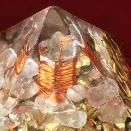 Cristal de roche biterminé Pyramide-orgonite